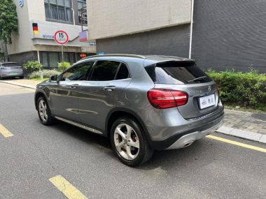 Mercedes-Benz GLA 200 Fashion — фото 4