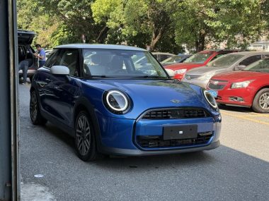 MINI 1.5T COOPER 3-door Classic Line — фото 3