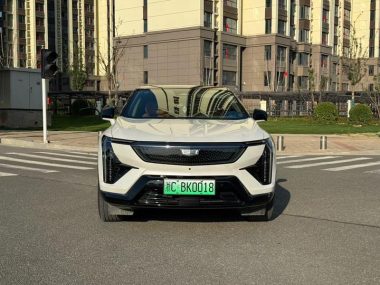 Cadillac Optiq 4WD Long Range Edition — фото 2