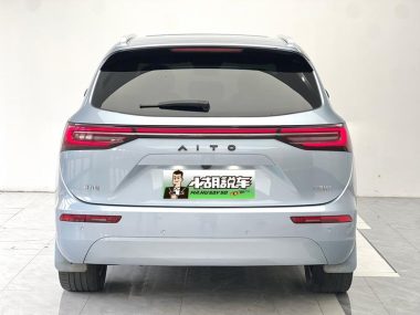 AITO M7 Plus 5-seat RWD — фото 4