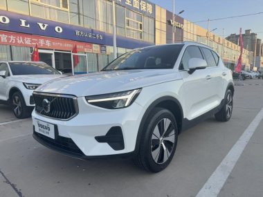 Volvo XC40 2024, фото 1