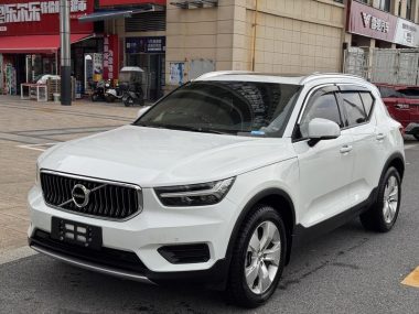 Volvo XC40 2021, фото 1
