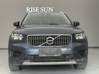 Volvo XC40 T4 — фото 2
