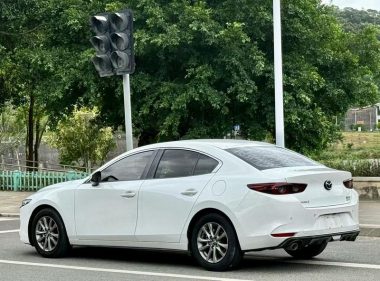 Mazda 3 1.5L — фото 4