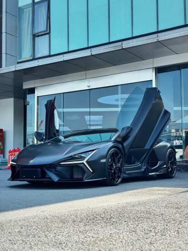 Lamborghini Revuelto 2025, фото 1