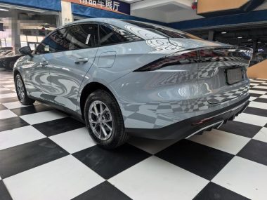 Geely Galaxy L6 1.5 EM-i DHT 60KM — фото 4