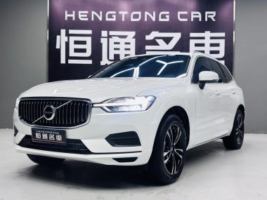 Volvo XC60 2018, фото 1