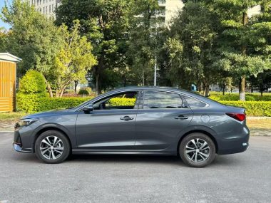 Changan Eado PLUS 1.4T DCT — фото 4