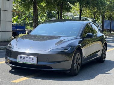 Tesla Model 3 2024, фото 1