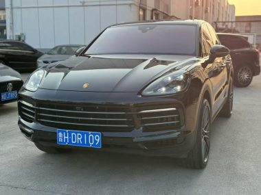 Porsche Cayenne 2021, фото 1