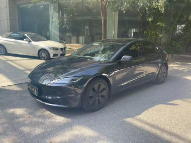 Tesla Model 3 2025, фото 1