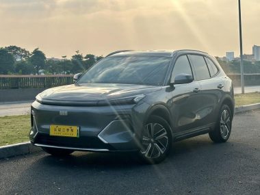 Geely Galaxy Starship 7 EM-i 2025, фото 1