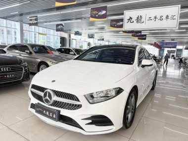 Mercedes-Benz A-Class 2021, фото 1