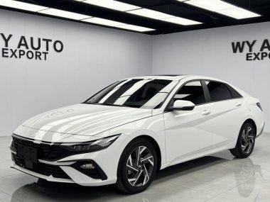 Hyundai Elantra 2023, фото 1