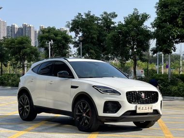 Jaguar E-PACE R-DYNAMIC SE BLACK — фото 3