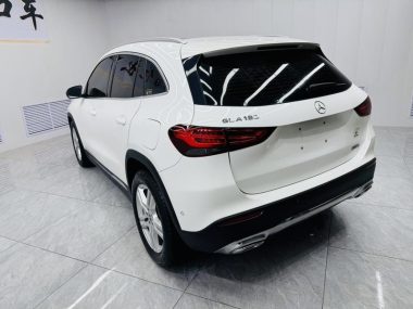 Mercedes-Benz GLA 180 — фото 4