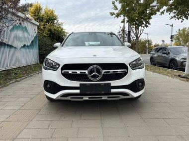 Mercedes-Benz GLA 180 — фото 2