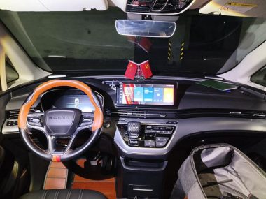 Roewe iMAX8 400TGI Supreme Series Prestige — фото 4