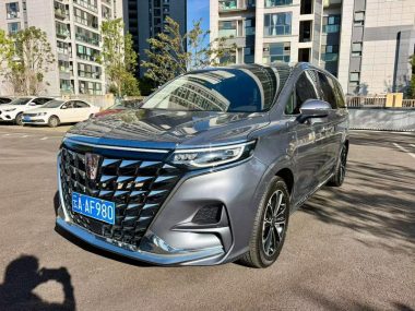 Roewe iMAX8 2025, фото 1