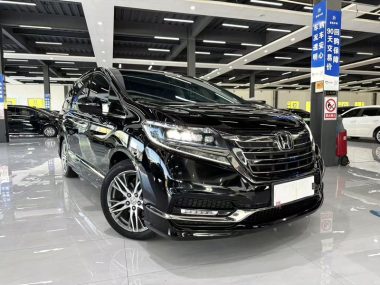 Honda Elysion 2.0L Sport Hybrid Luxury — фото 3