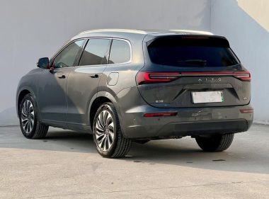 AITO M7 Plus 5-seat RWD — фото 4