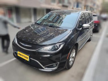 Chrysler Grand Voyager 2019, фото 1