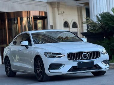 Volvo S60 B4 — фото 3