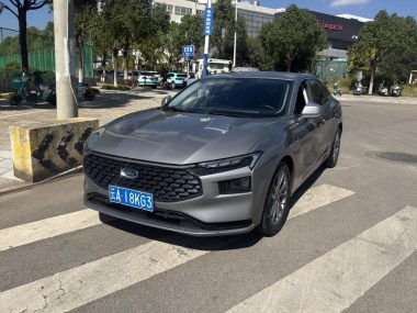Ford Mondeo 2023, фото 1