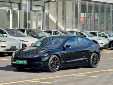 Tesla Model 3 2024, фото 1