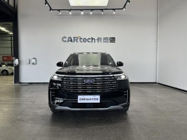 Ford Explorer 2023, фото 1