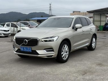 Volvo XC60 2019, фото 1