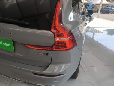 Volvo XC60 B5 — фото 2