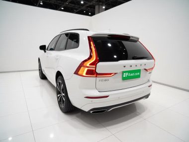 Volvo XC60 T5 — фото 4