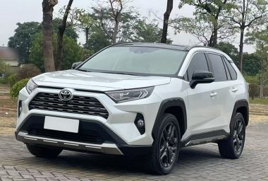 Toyota RAV4 2023, фото 1