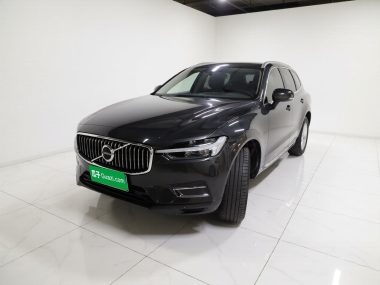 Volvo XC60 2021, фото 1