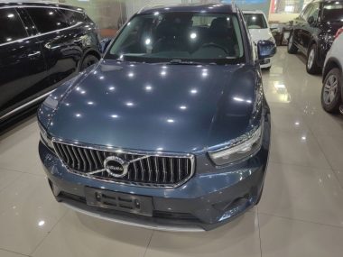 Volvo XC40 T4 — фото 2