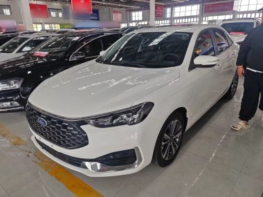 Ford Escort 2021, фото 1