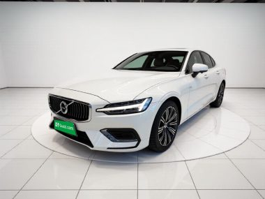 Volvo S60 2022, фото 1