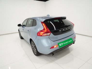 Volvo V40 T3 — фото 4