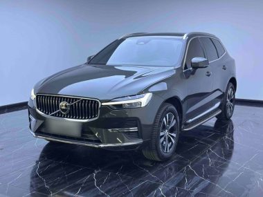 Volvo XC60 2022, фото 1