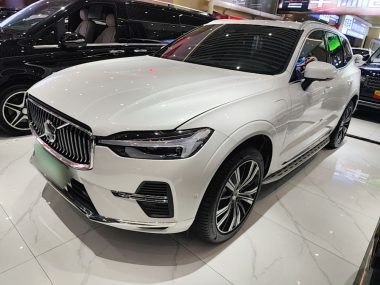 Volvo XC60 2023, фото 1