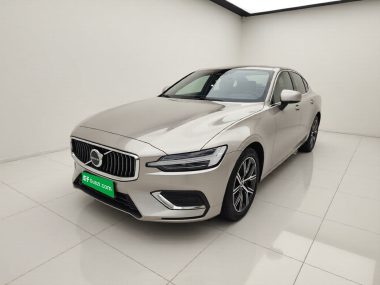 Volvo S60 2022, фото 1