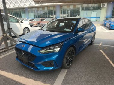 Ford Focus 2022, фото 1