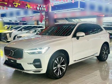 Volvo XC60 2022, фото 1