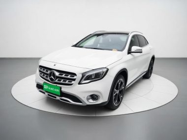 Mercedes-Benz GLA 2018, фото 1