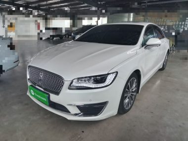 Lincoln MKZ 2023, фото 1