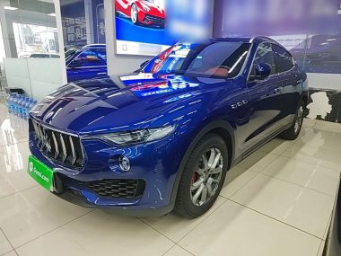 Maserati Levante 2022, фото 1