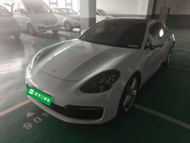 Porsche Panamera 2018, фото 1
