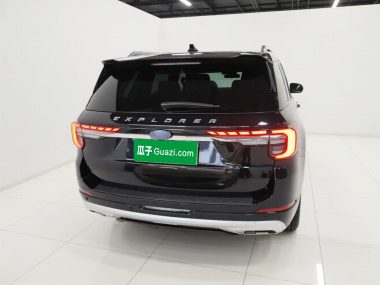 Ford Explorer 2.3T EcoBoost plus 7 — фото 3