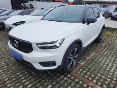 Volvo XC40 2020, фото 1